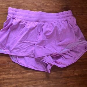 Lululemon Hotty Hot Shorts 2.5”